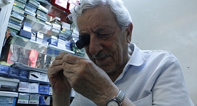 89 yaşındaki adam 55 yıldır zaman ayarlıyor