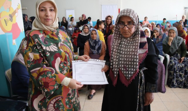  Başarılı kursiyerlere sertifikaları verildi