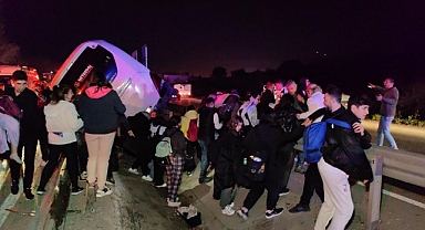 Bursa’da öğrencileri taşıyan tur otobüsü kaza yaptı: 3 ölü, 44 yaralı