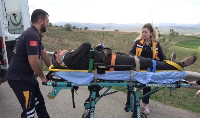 Cenazeye giden aile kaza yaptı: Çok sayıda yaralı
