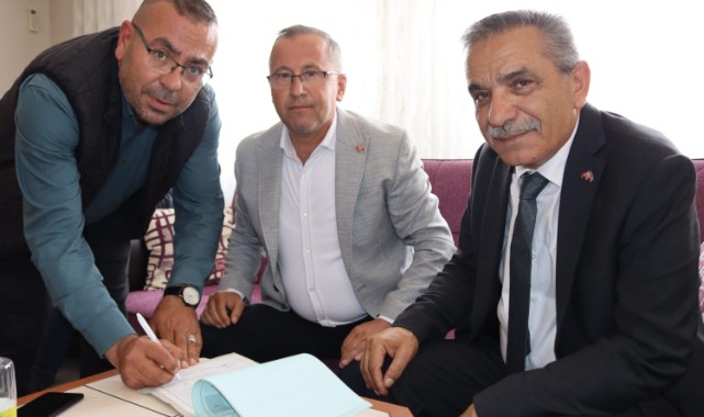  CHP’den istifa eden muhtar MHP'ye katıldı