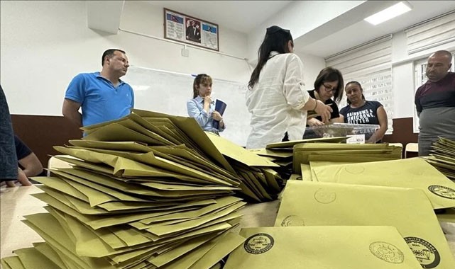 Cumhurbaşkanlığı Kabinesi meclise girmeyi başardı