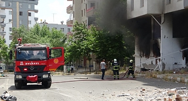 Depremde 6-7 kolonu patlayan binanın yıkımına başlandı
