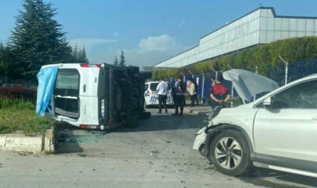 İşçileri taşıyan minibüs kaza yaptı! Çok sayıda yaralı