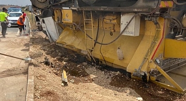 Kamyon ile otomobil çarpıştı: 1 ölü, 1 yaralı