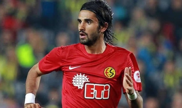 Milli futbolcu Alper Potuk’tan Eskişehirspor paylaşımı