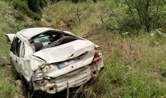 Otomobil şarampole devrildi: 2 ölü