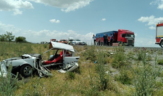 Otomobil sürücüsü feci şekilde can verdi!