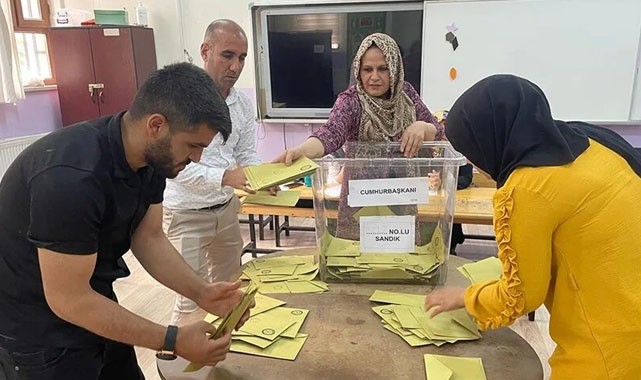 Türkiye genelinde oy verme işlemi sona erdi