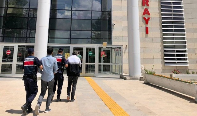 18 yıl kesinleşmiş hapis cezası bulunan 2 zanlı yakalandı