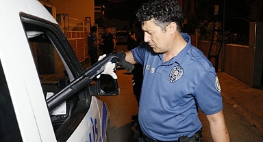 Havaya ateş açan magandalar ruhsatsız silahlarıyla yakalandı