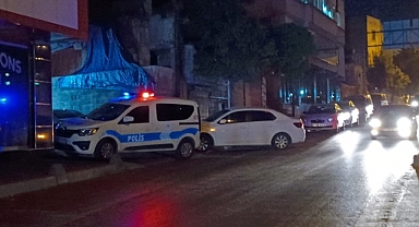 Kavgaya müdahale etmek isteyen polis memuru yaralandı