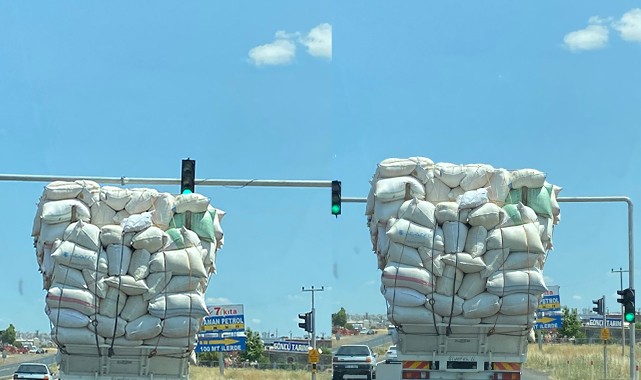 Saman yüklü kamyon trafiği tehlikeye attı!