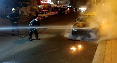 Seyir halindeki araç alev aldı