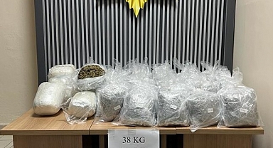 Şüpheli araçtan 38 kilo skunk çıktı: 2 kişi tutuklandı