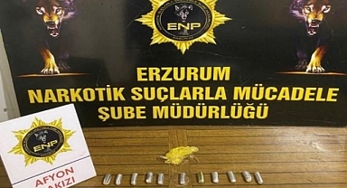 Yabancı uyruklu kadın uyuşturucuyla yakalandı