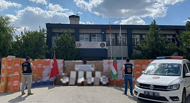 1 milyon 300 bin liralık kaçak makaron ele geçirdi