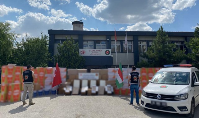 1 milyon 300 bin liralık kaçak makaron ele geçirdi