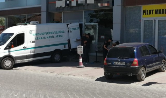 Aynı iş yerinde çalıştığı arkadaşlarını silahla vurdu