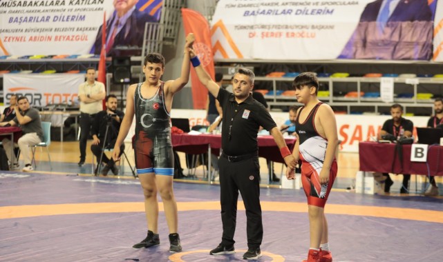 Çok katılımlı Şanlıurfa güreş şampiyonası başladı