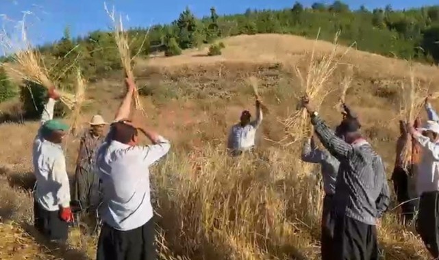 Dualar eşliğinde kış ürünlerini hazırladılar