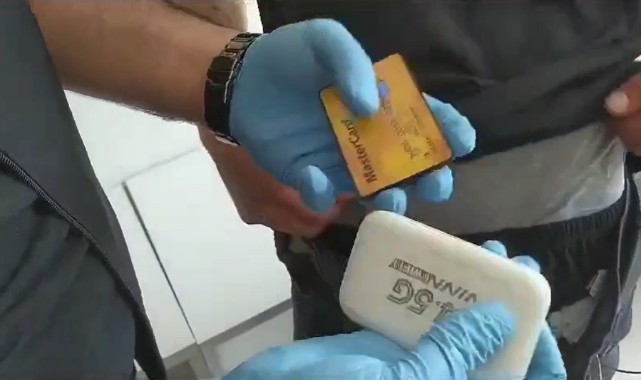 Ehliyet sınavında akıl almaz kopya düzeneği