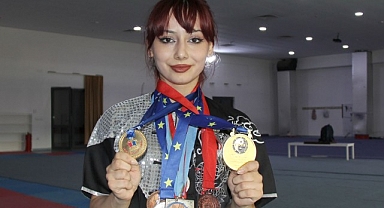 Genç sporcu kadın arkadaşlarına örnek oluyor!