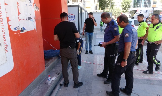 Husumetlisini iş yerinde pompalı tüfekle vurdu