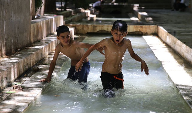 Şanlıurfa'da sıcak hava etkili oluyor