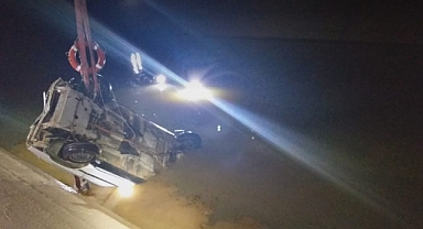 Şanlıurfa'da sulama kanalına düşen araçtaki sürücü aranıyor
