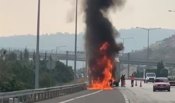  Tır otoyolda alev alev yandı