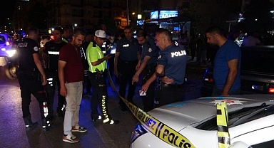 Trafikte tartıştıkları baba oğula kurşun yağdırdılar