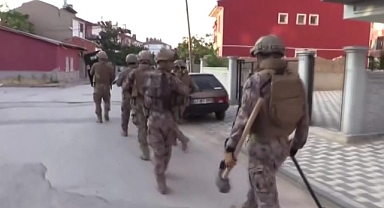 Uyuşturucu tacirlerine şafak operasyonu: 24 gözaltı