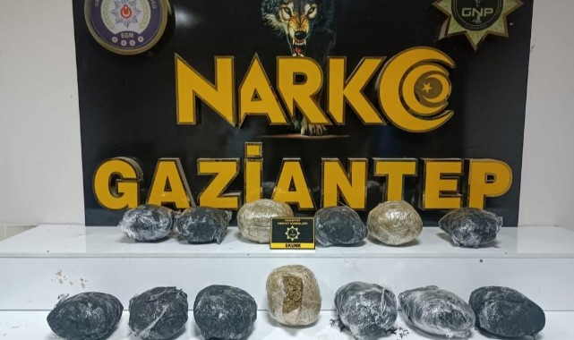8 kilo uyuşturucuyu dedektör köpek yakaladı