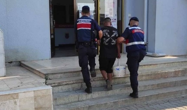 Böylesi hırsızlık görülmedi! Yakayı ele verdi