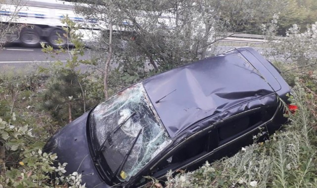 Bursa’da şarampole uçan otomobilde 2 kişi yaralandı