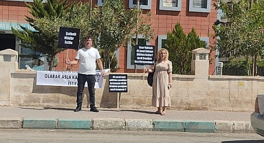 Çetiner ve Paydaş'tan '' Şaibeli Müdür İstifa'' pankartları