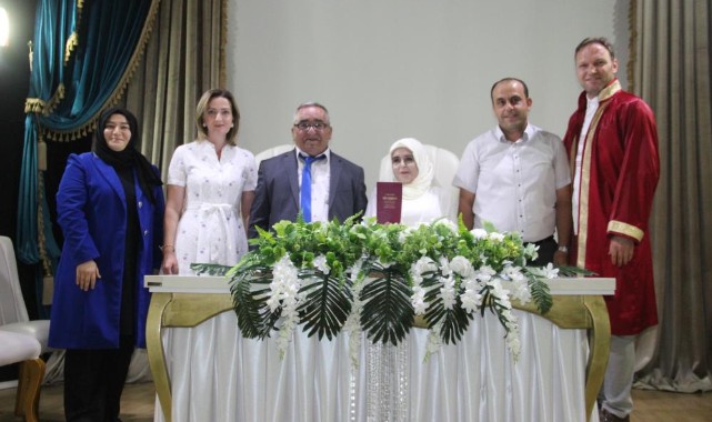 Depremzede kadın mutluluğu huzurevinde buldu