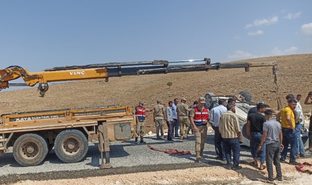 Diyarbakır'da kontrolden çıkan araç takla attı: 1 yaralı