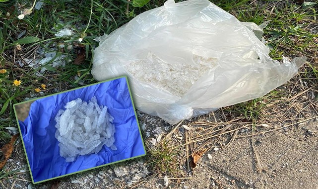 Düzce’de yol kenarına uyuşturucu atıp kaçmaya çalıştılar