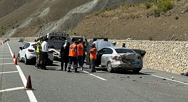 Erzincan’da trafik kazası: 1 ölü, 6 yaralı