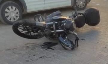 Hafif ticari araç ile motosiklet çarpıştı: 1 yaralı