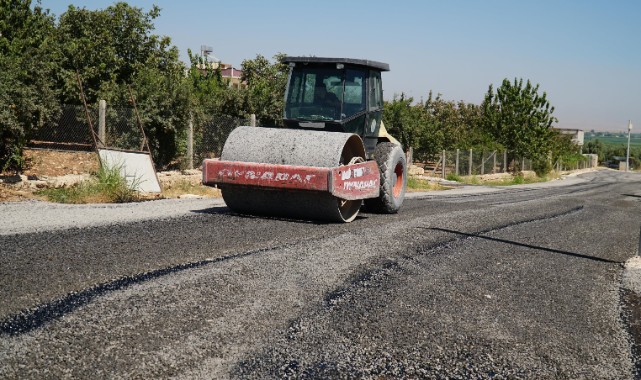 Haliliye'de sathi kaplama asfalt çalışmaları sürüyor