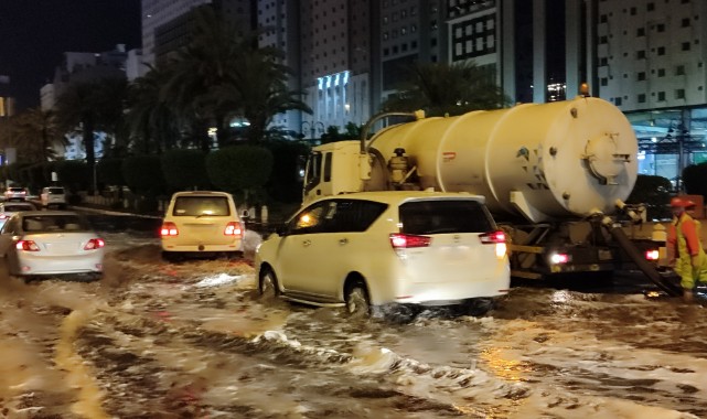 Kabe'de korku dolu anlar yaşandı