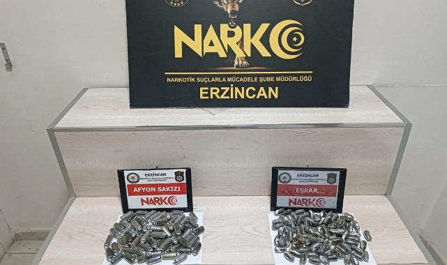 Midelerinde uyuşturucu taşıyan 2 şüpheli tutuklandı