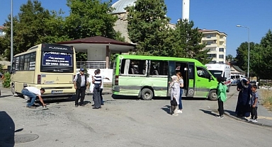 Minibüs kazasında can pazarı yaşandı