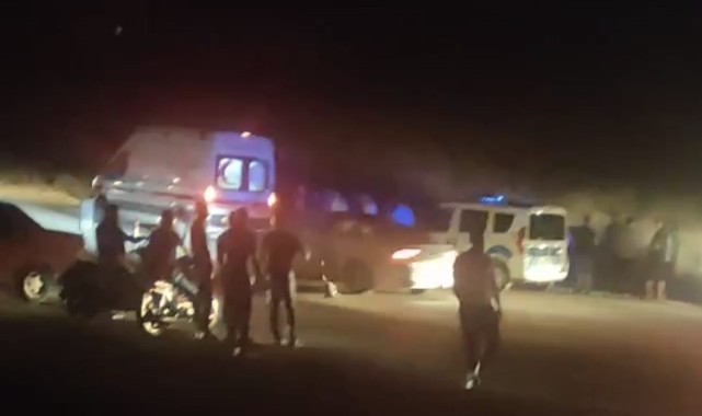 Parkta iki grup arasında bıçaklı kavga: 3 yaralı