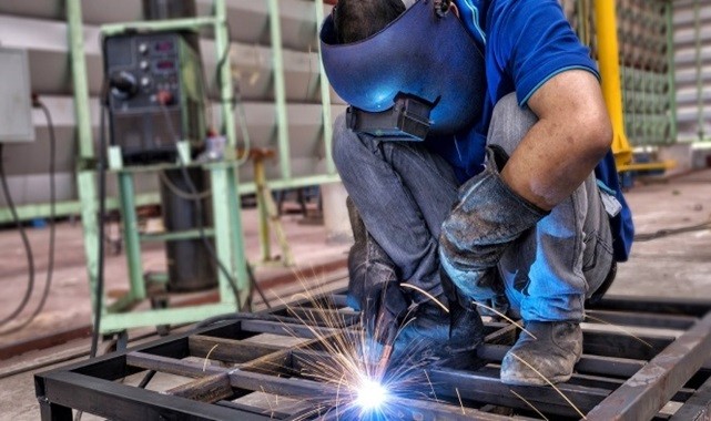 Sanayi üretimi yıllık yüzde 0,6 arttı