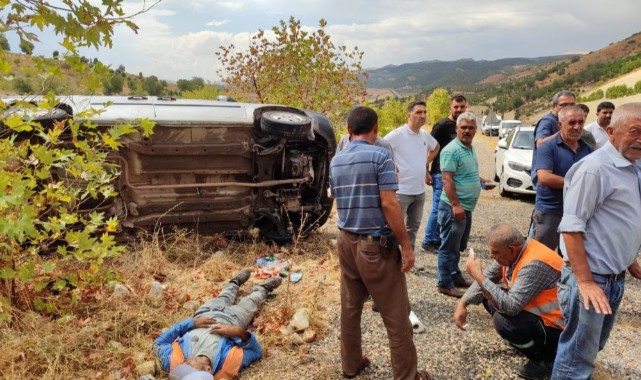 Ticari araç ile otomobil çarpıştı: 4 yaralı