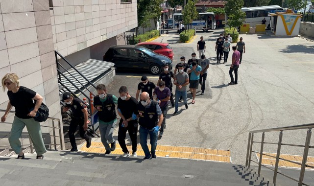 ‘Yan bakma’ cinayetinde 9 şüpheli adliyeye sevk edildi
